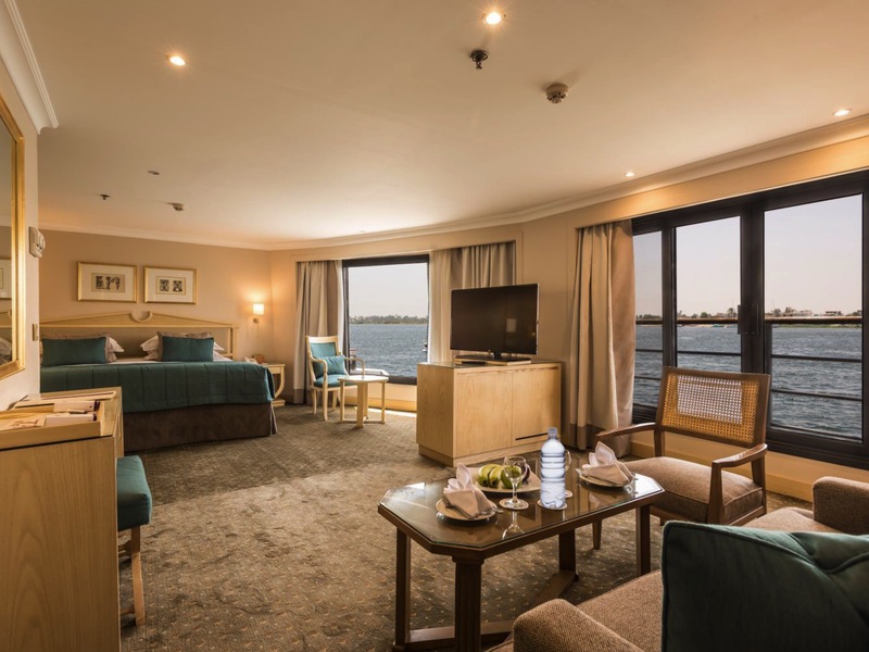 Suite (Middle Deck)